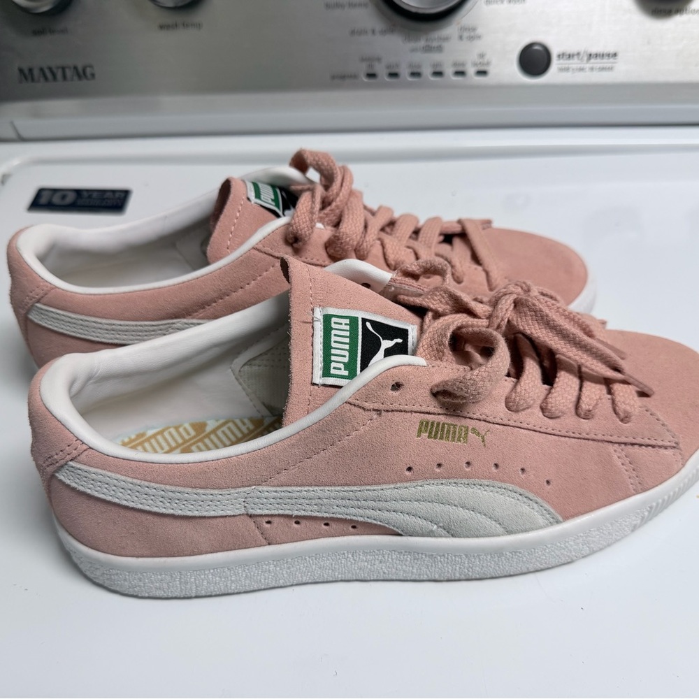 PUMA mens salmon Suede Sneakers size 9.5